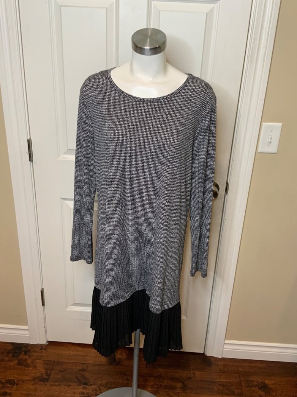 Michael Kors Black White Houndstooth Dropwaist Pleated Hem Dress, Size XL